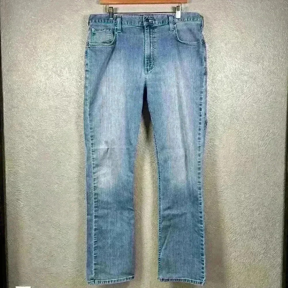 CARHARTT Classic Relaxed Fit Light Wash Distressed Jeans Work Denim Men 38 x 34 - Picture 1 of 12